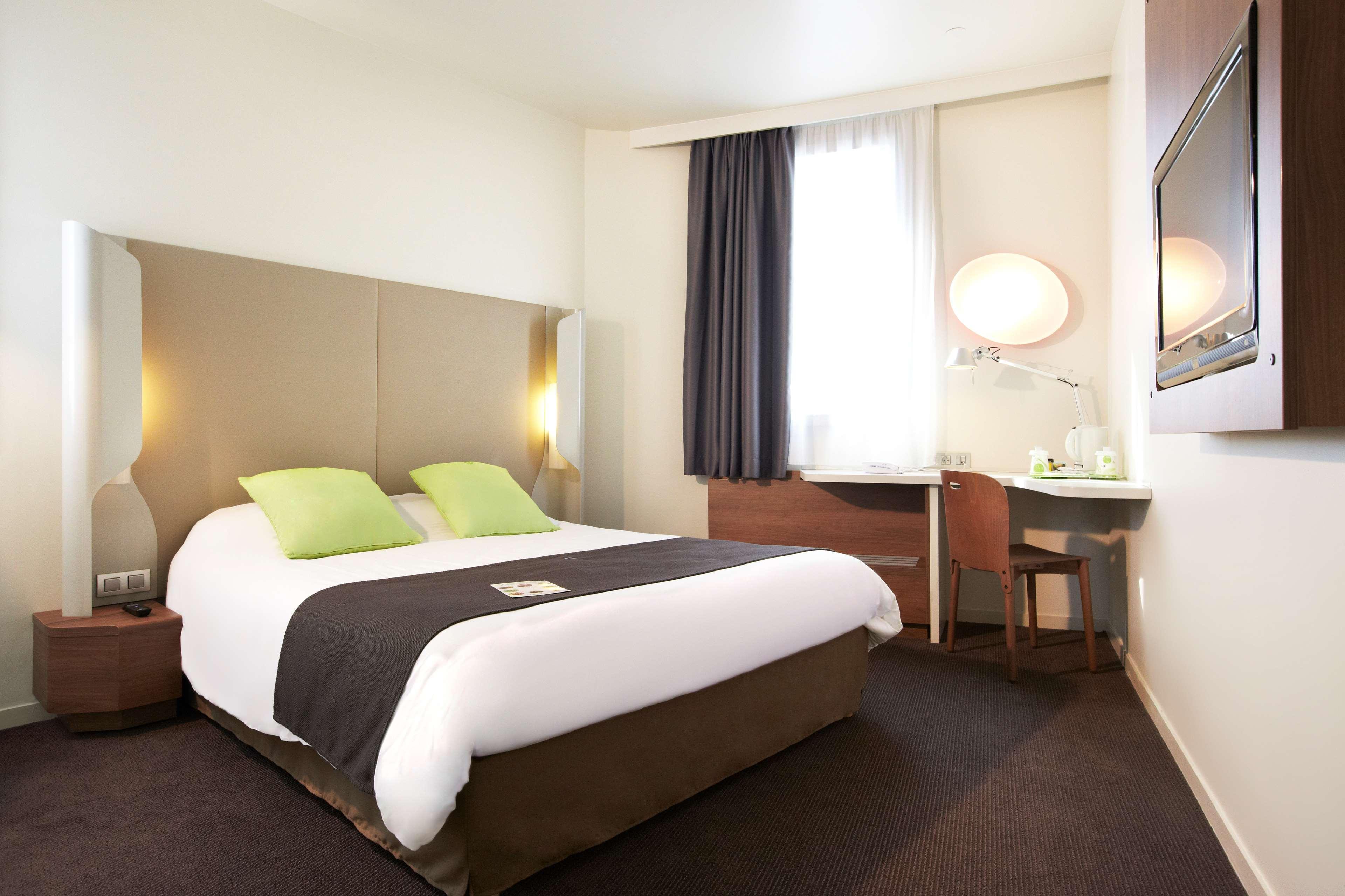 Campanile Paris Ouest - Gennevilliers Barbanniers Hotel Exterior photo
