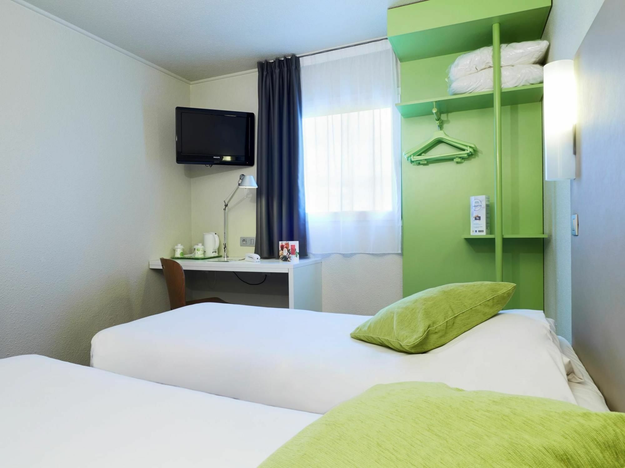 Campanile Paris Ouest - Gennevilliers Barbanniers Hotel Exterior photo