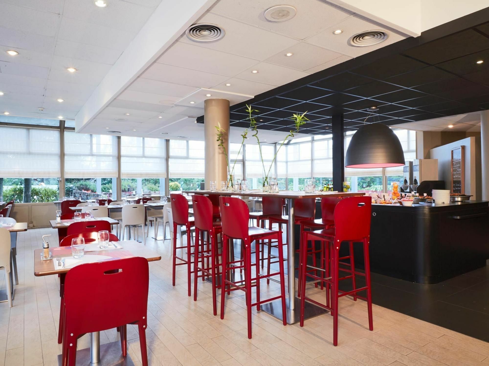Campanile Paris Ouest - Gennevilliers Barbanniers Hotel Exterior photo